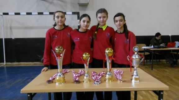 Cumhuriyet Ortaokulumuz Badmintonda Bölge Şampiyonu Oldu.